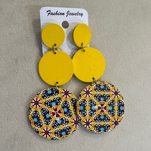 Fashion Jewelry Yellow and Multicolor Earrings - Picture 1 of 2